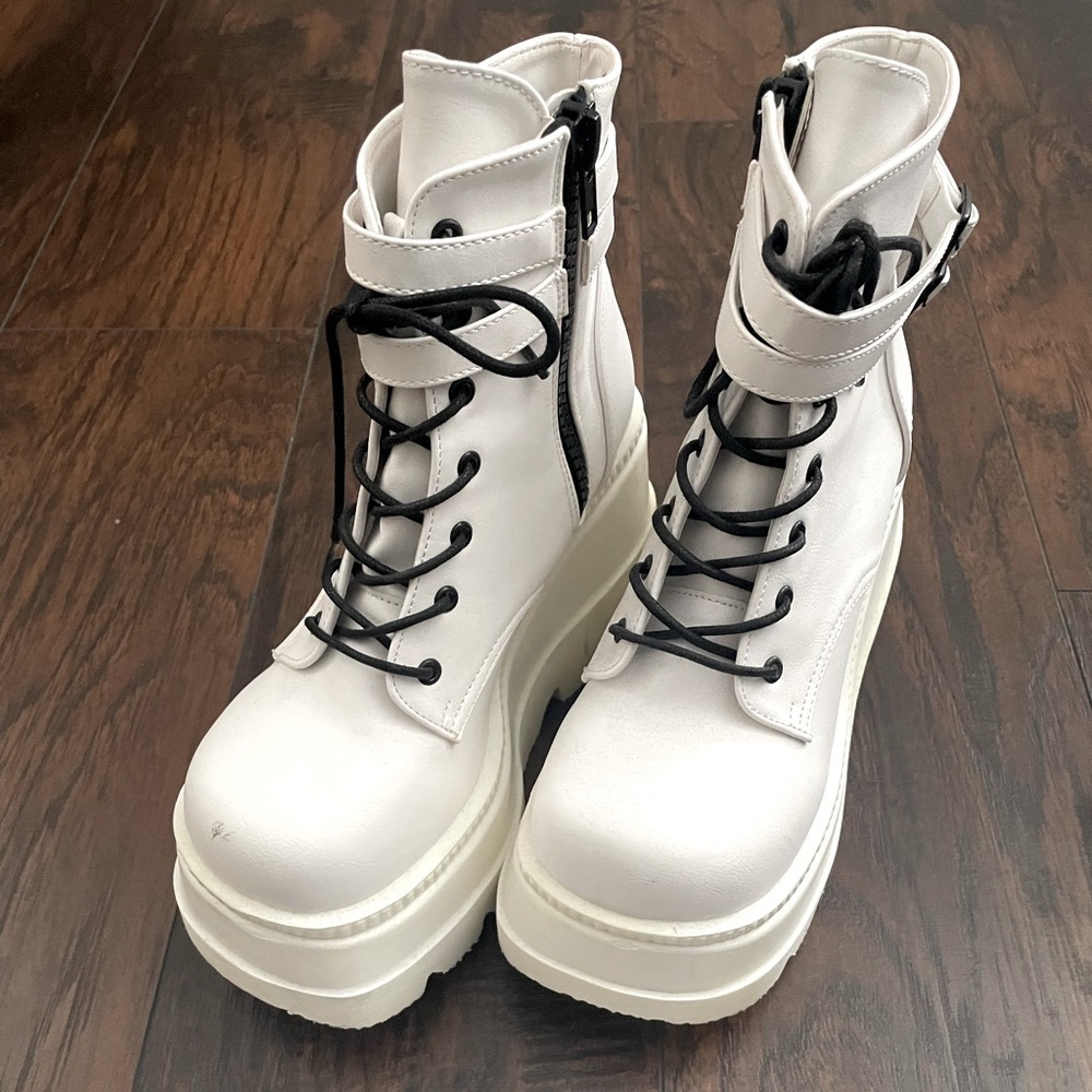 Demonia Technopagan/Shaker Platform Boots Size 9